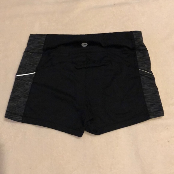 Avia Women’s  Spandex/Nylon workout shorts - Picture 2 of 3